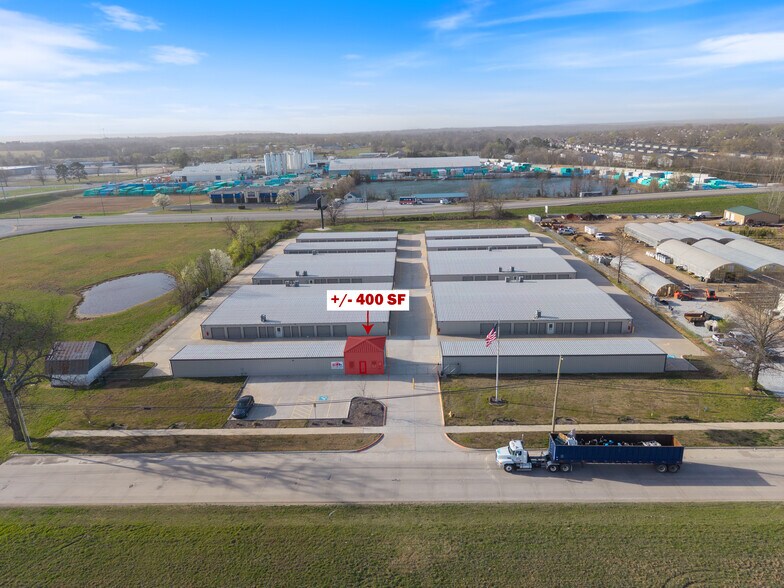 More Photos Of 1110 E Kenwood St, Siloam Springs Self Storage For Lease