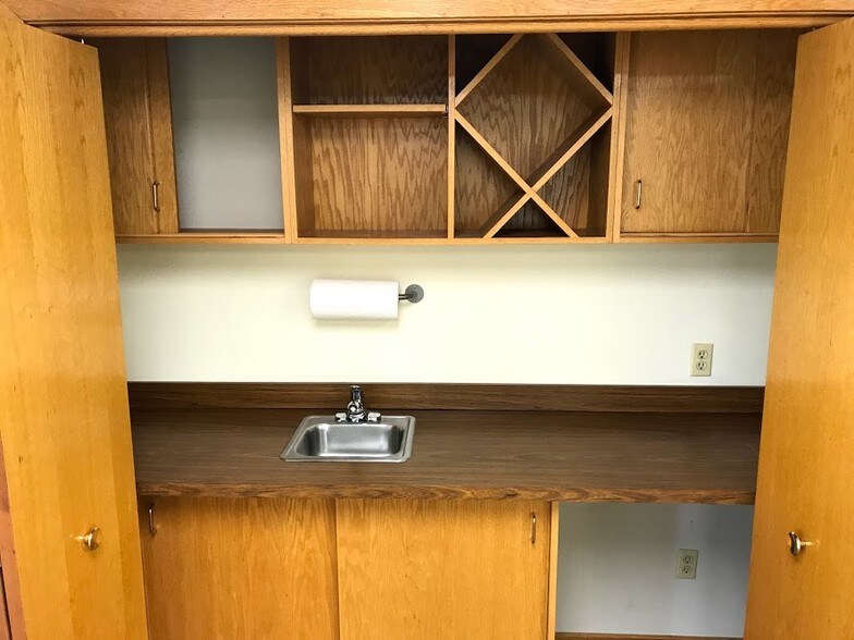 More Photos Of 3768 Norwood Dr, Littleton Warehouse For Lease