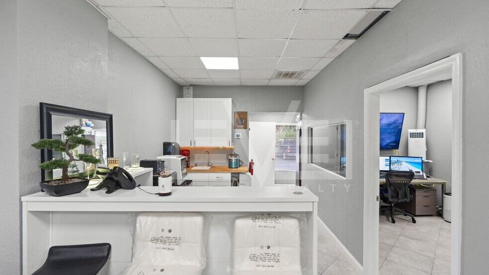 More Photos Of 3015 N Ocean Blvd, Fort Lauderdale Apartments For Sale