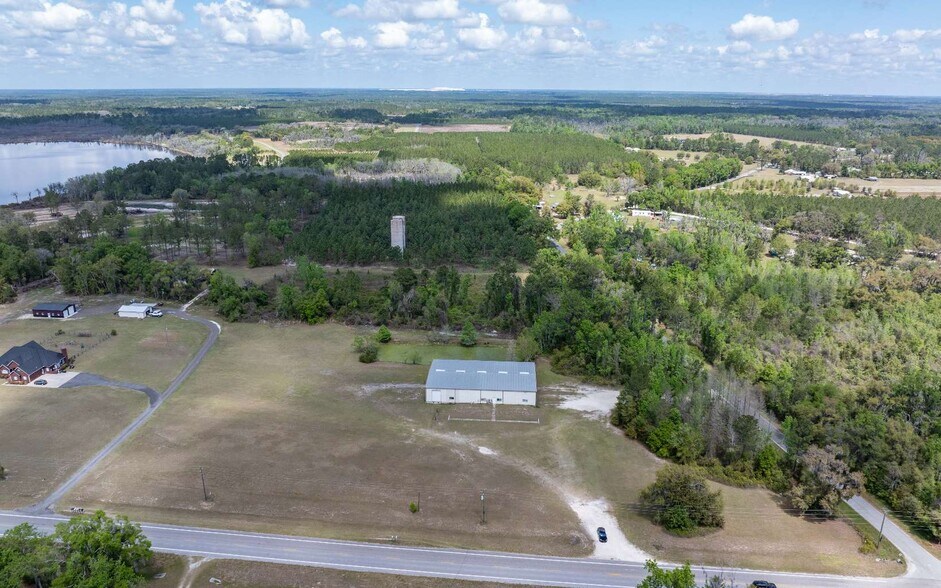 More Photos Of 6101 County Road 136, Live Oak Warehouse For Lease