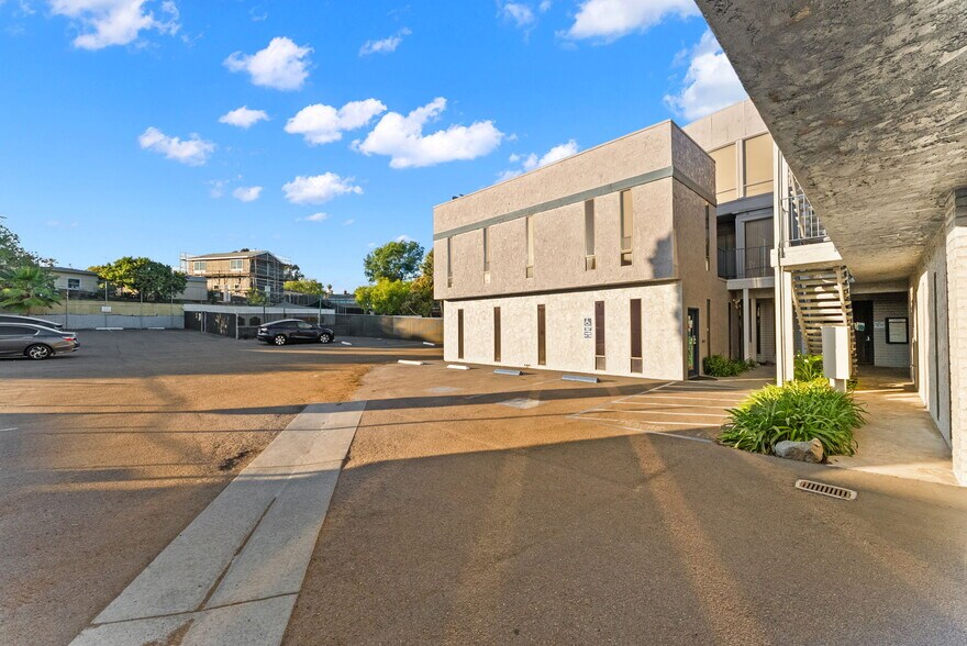 More Photos Of 7484 University Ave, La Mesa Office For Sale