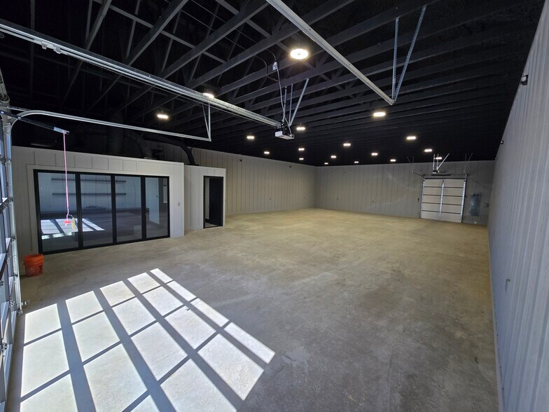 More Photos Of 7726 Harwell St, White Settlement Office For Lease