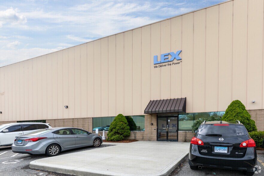 More Photos Of 11 Forest Pky, Shelton Warehouse For Lease