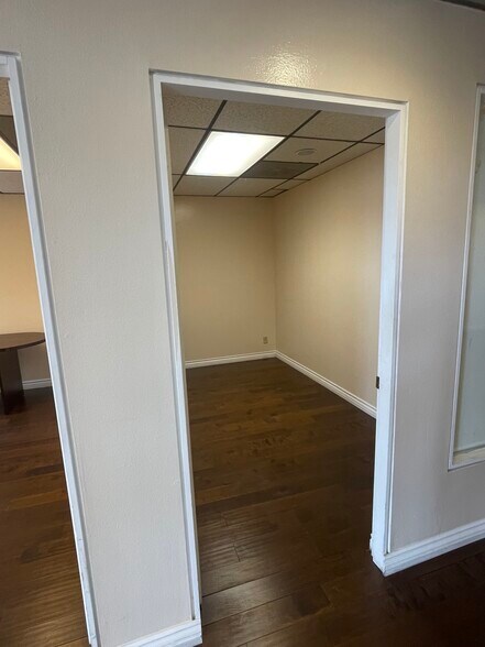 More Photos Of 4550 Kearny Villa Rd, San Diego Office For Sale