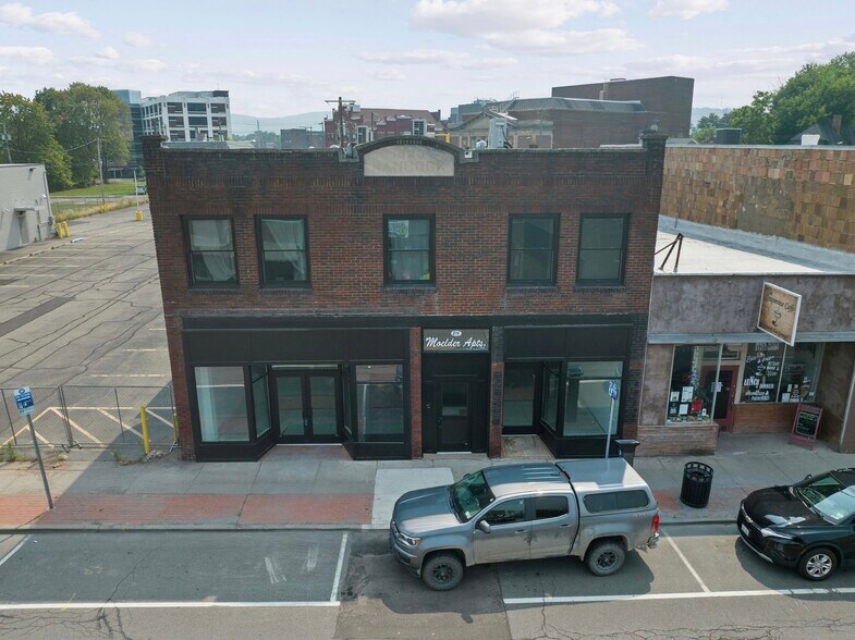 Primary Photo Of 214-218 Main St, Johnson City Storefront For Lease