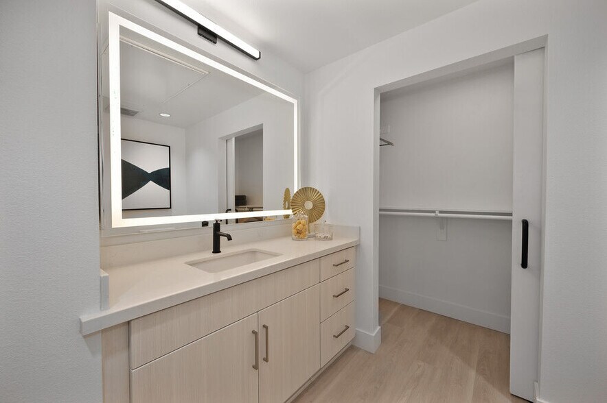 More Photos Of 5570 Rosemead Blvd, Temple City Apartments For Lease