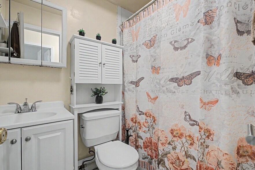 More Photos Of 2722 Wallace Ave, Bronx Apartments For Sale