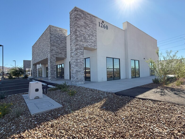 More Photos Of 1260 E Lake Mead Pkwy, Henderson Freestanding For Sale