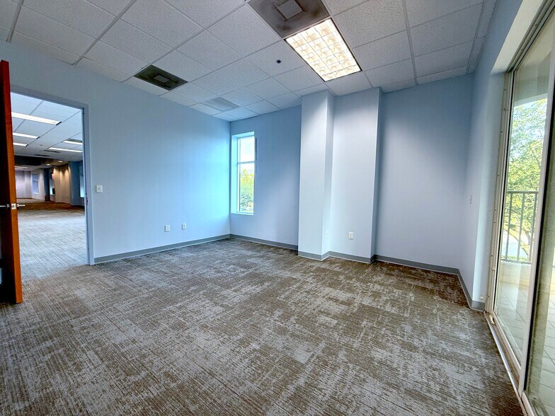 More Photos Of 1743 Park Center Dr, Orlando Medical For Sale