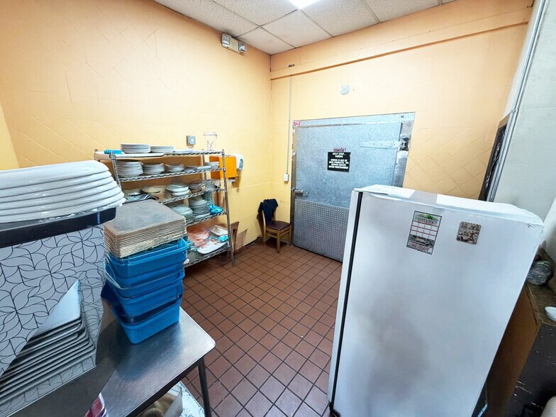 More Photos Of 70-76 Main St, South Bound Brook General Retail For Lease