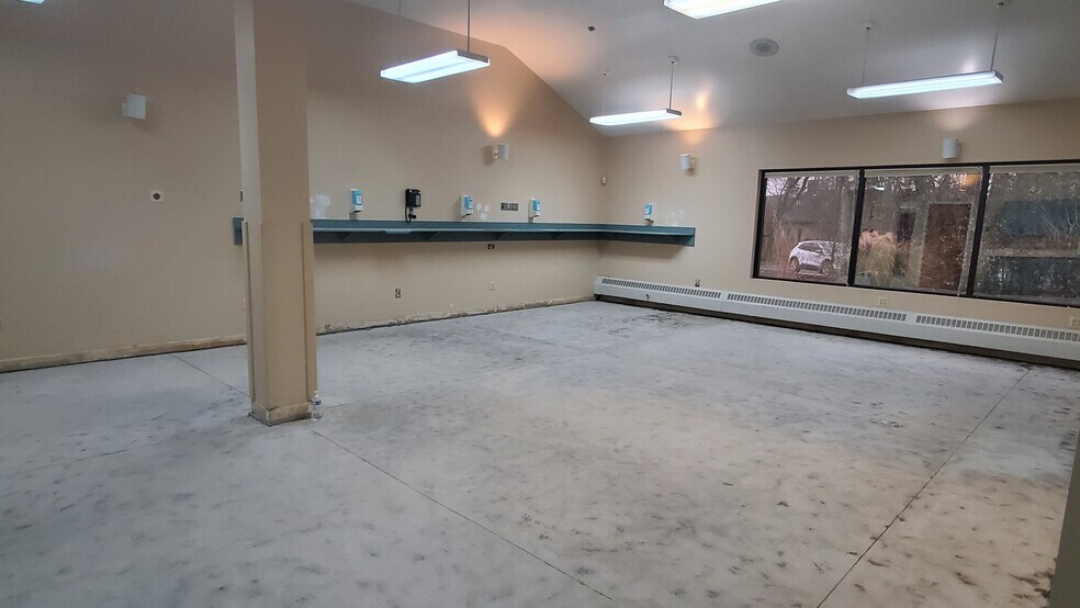 More Photos Of 2210 Dean St, St Charles Medical For Lease