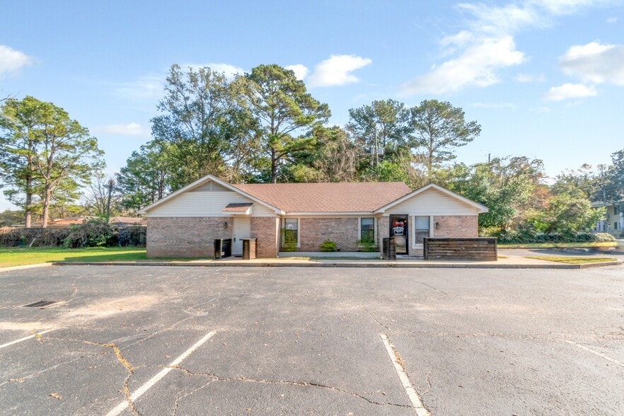More Photos Of 1962 Spring Hill Ave, Mobile Office For Sale