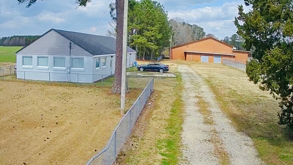 More Photos Of 2677 NC-903 Hwy, Stokes Sports And Entertainment For Sale