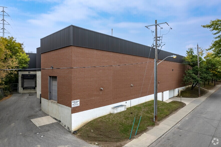 More Photos Of 77 Union St, Toronto Warehouse For Lease