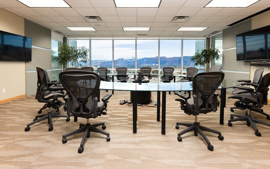 More Photos Of 15475 Gleneagle Dr, Colorado Springs Office For Sale