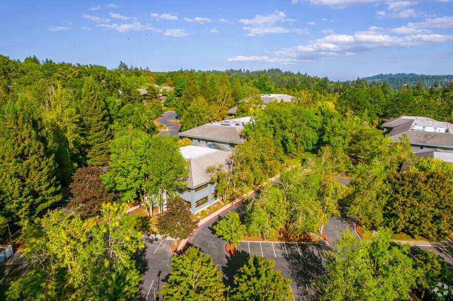 More Photos Of 4949 Meadows Rd, Lake Oswego Unknown For Lease