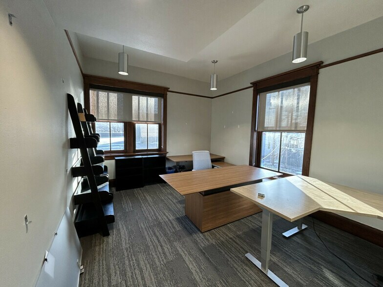 More Photos Of 600 E 7th St, Sioux Falls Police Fire Station For Lease