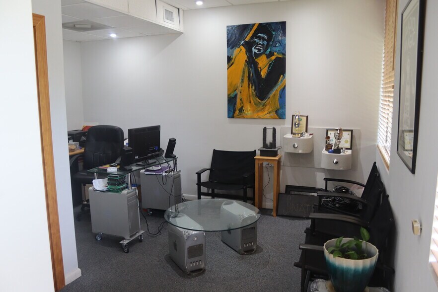 More Photos Of 7180-7194 SW 47th St, Miami Service For Sale