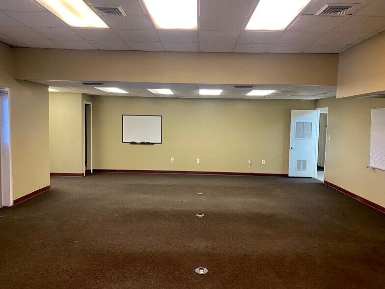 More Photos Of 2610 Tampa East Blvd, Tampa Warehouse For Sale