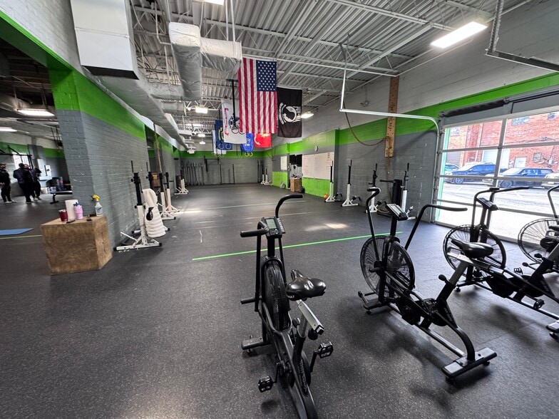 More Photos Of 130-140 W Jefferson St, Falls Church Flex For Lease