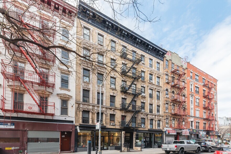 More Photos Of 135-137 Eldridge St, New York Apartments For Sale