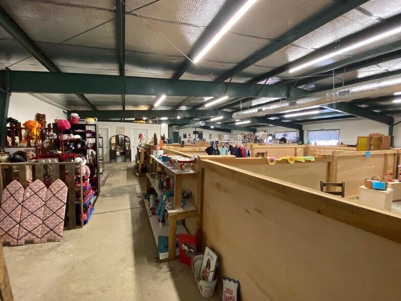 More Photos Of 1411 MS-15, Ellisville Flex For Sale