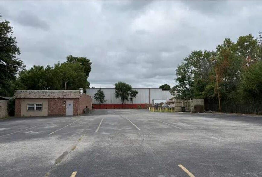 More Photos Of 3887 E Livingston Ave, Columbus Warehouse For Lease