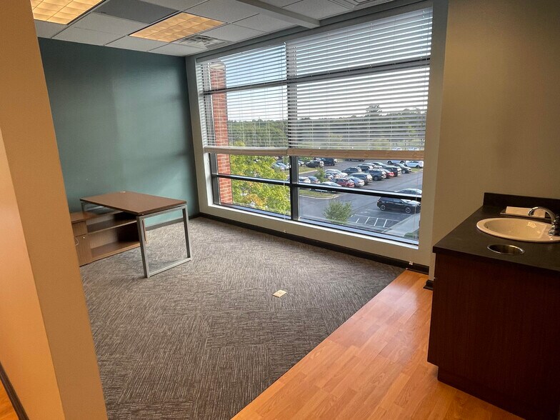 More Photos Of 535 Wellington Way, Lexington Medical For Sale