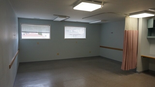 More Photos Of 6420 N California Ave, Chicago Coworking Space