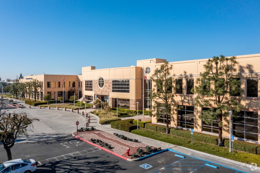 More Photos Of 915 W Imperial Hwy, Brea Unknown For Lease