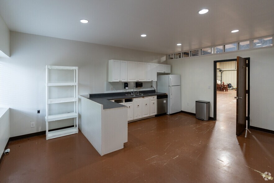 More Photos Of 4913 S Alston Ave, Durham Warehouse For Lease