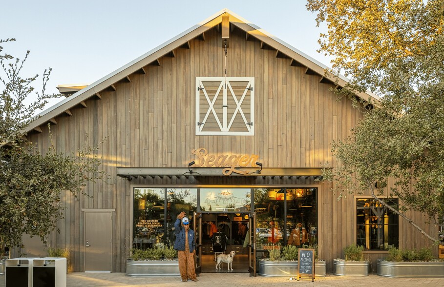 More Photos Of 31896 Paseo Adelanto, San Juan Capistrano Storefront For Lease