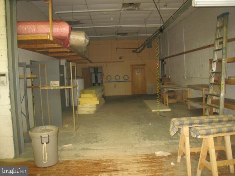 More Photos Of 579 3rd St, Atco Warehouse For Lease