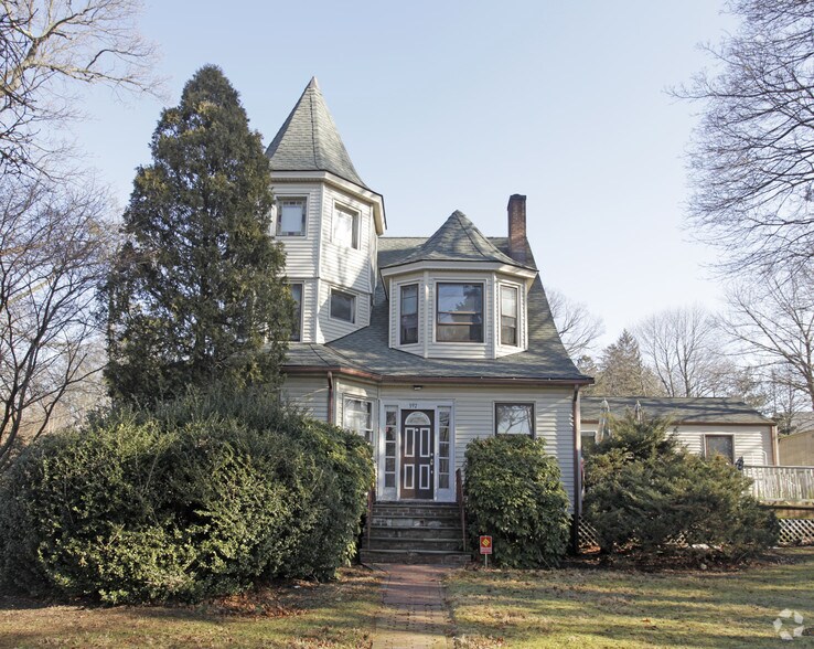 Primary Photo Of 397 Courtland Ave, Stamford Office For Lease