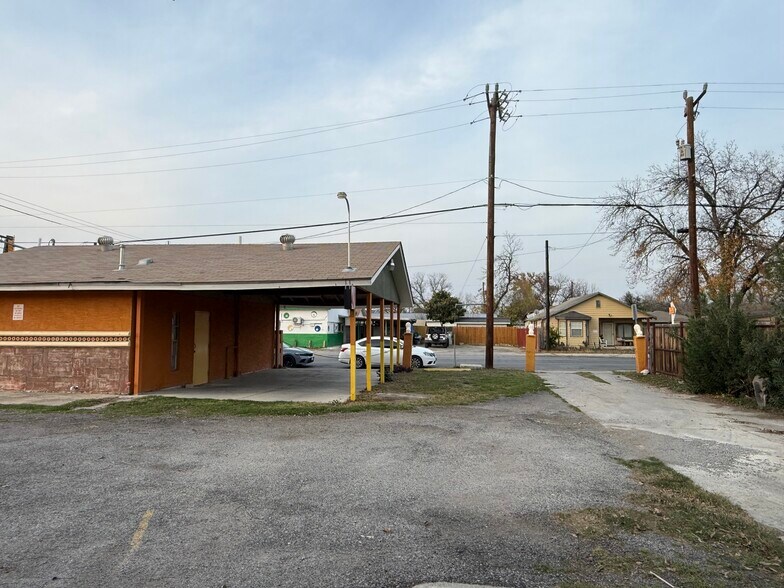 More Photos Of 5402 S Zarzamora St, San Antonio Restaurant For Sale