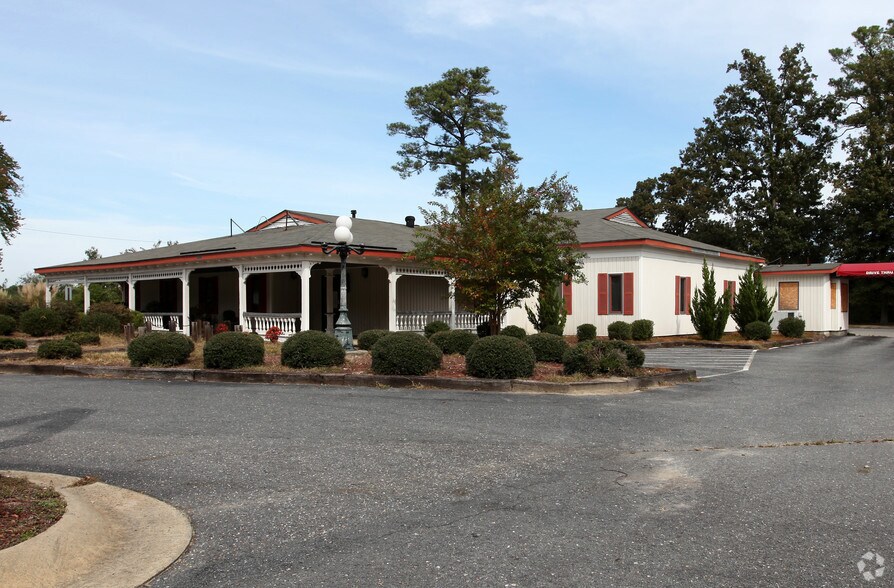 More Photos Of 3009 E Ash St, Goldsboro Restaurant For Sale