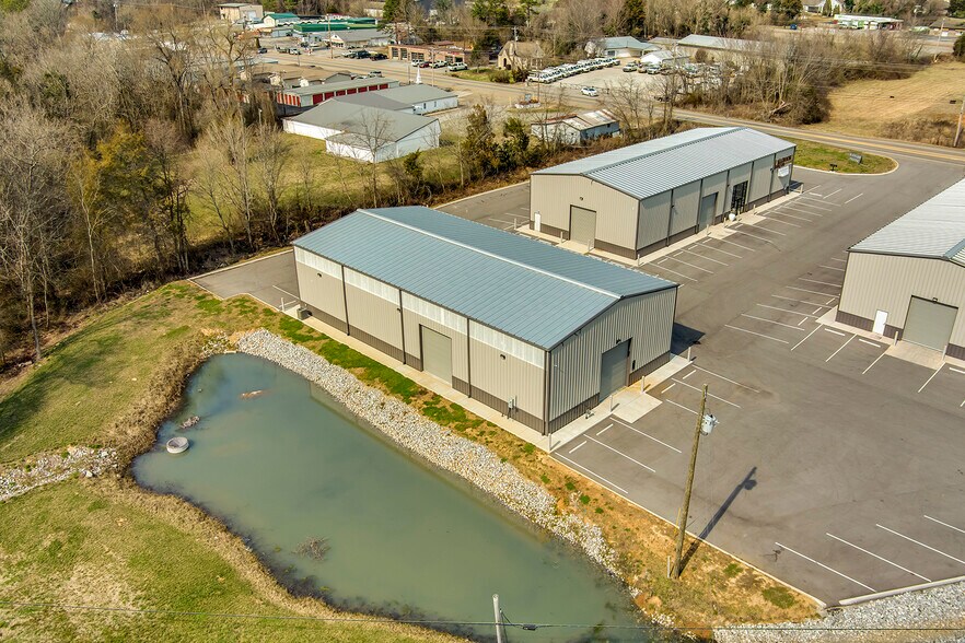 More Photos Of 145 US-70, Lenoir City Flex For Lease
