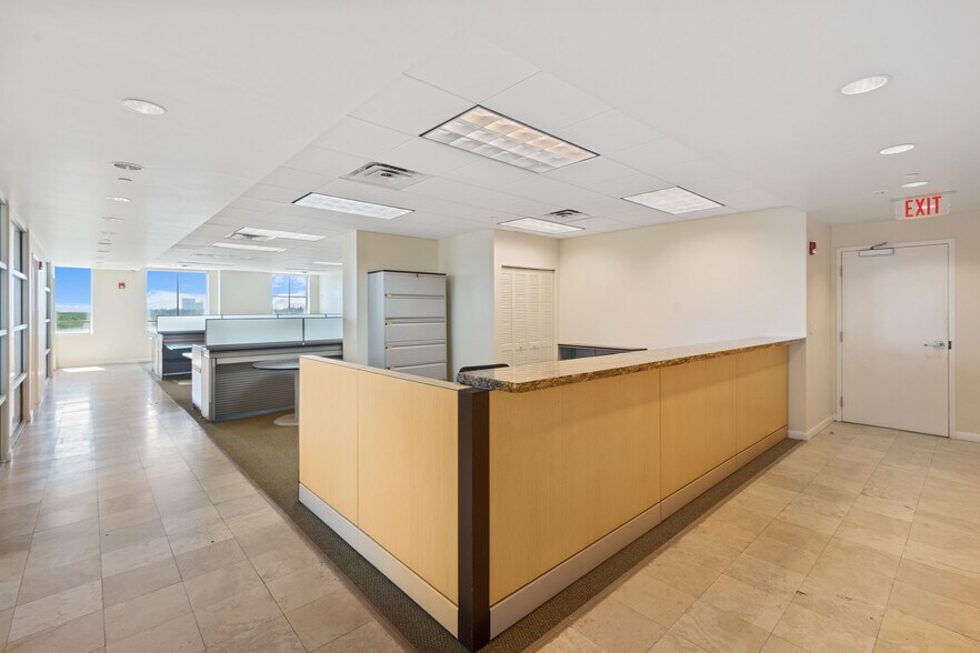 More Photos Of 3363 NE 163rd St, North Miami Beach Medical For Lease