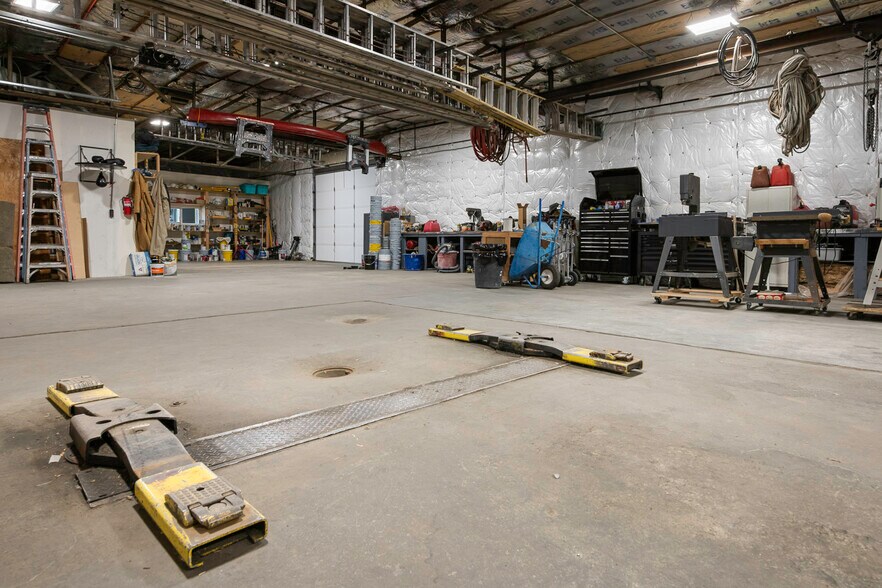 More Photos Of 327 E 3300 S, Salt Lake City Auto Repair For Sale