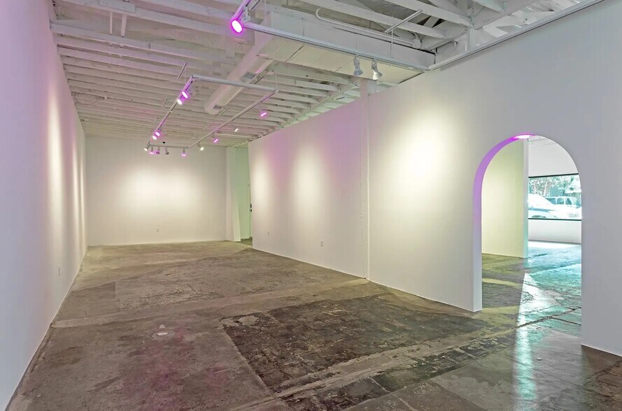 More Photos Of 217 Fairview Ave, Houston Freestanding For Lease