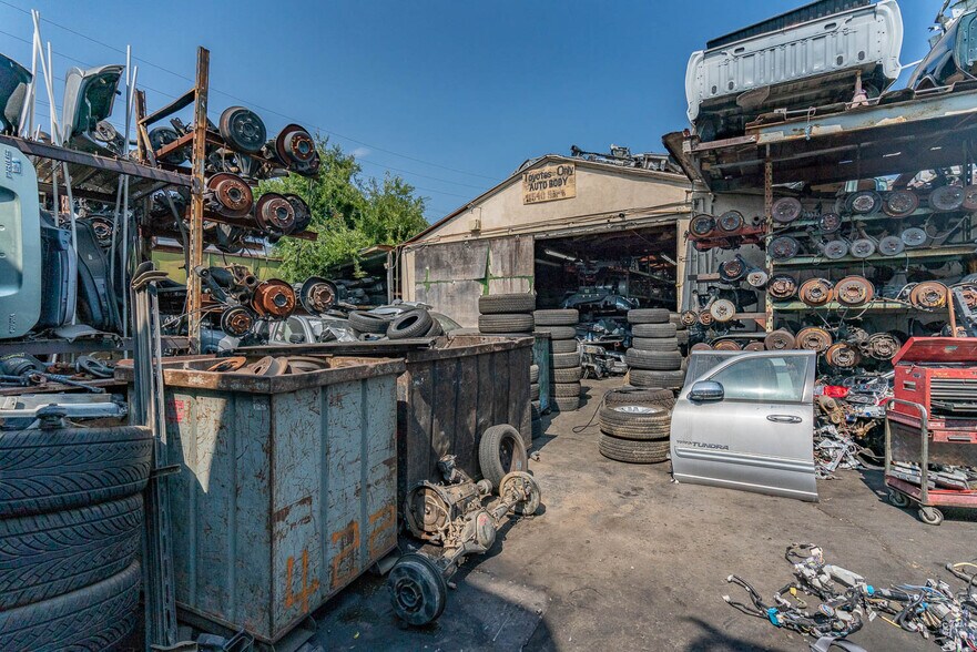 More Photos Of 11540 Hart St, North Hollywood Warehouse For Sale
