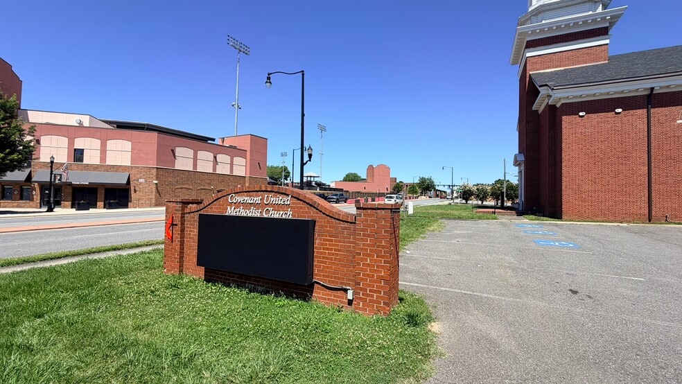 More Photos Of 801 W Franklin Blvd, Gastonia Religious Facility For Sale