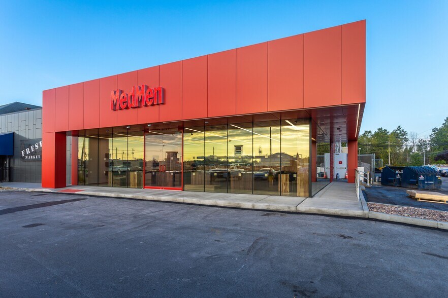 More Photos Of 6850 Main St, Williamsville Light Distribution For Lease