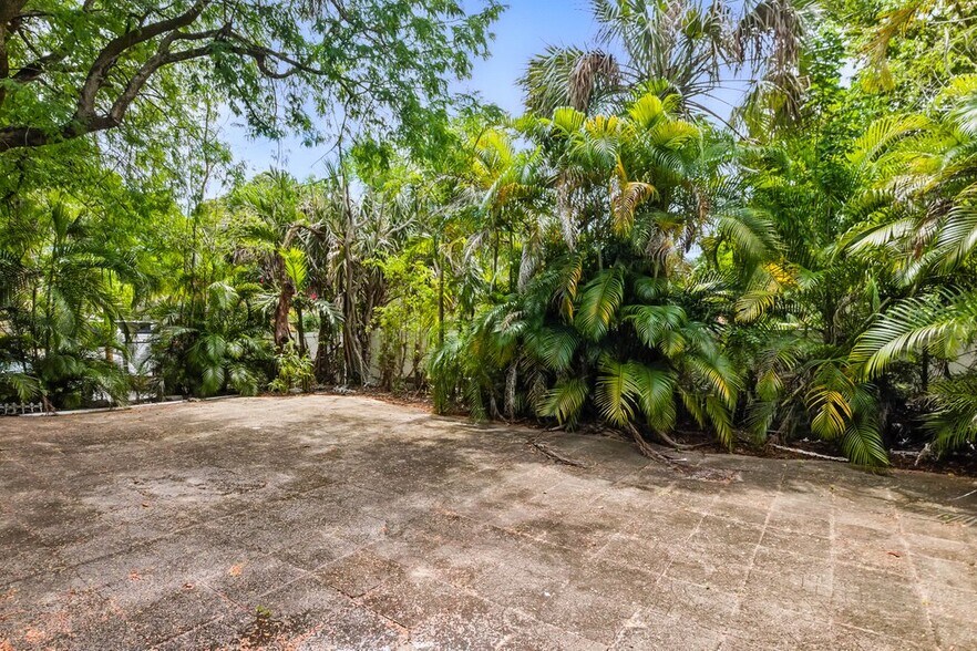 More Photos Of 4066 Broward Blvd, Fort Lauderdale Storefront Retail Office For Sale