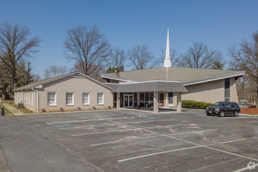 Primary Photo Of 5906 Halpine Rd, Rockville Flex For Sale