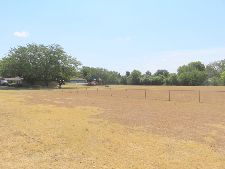 More Photos Of 900 E Belt Line Rd, DeSoto Daycare Center For Sale