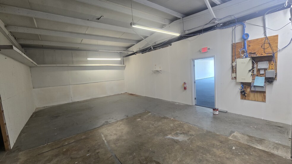 More Photos Of 4222 E Ponce De Leon Ave, Clarkston Freestanding For Sale