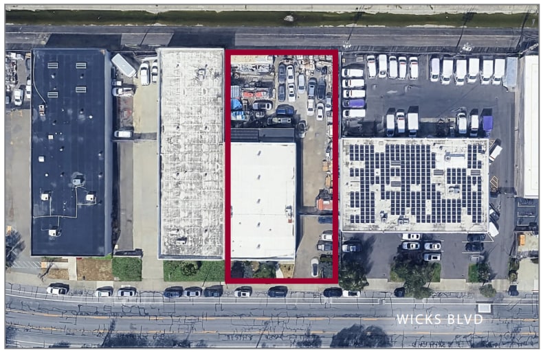 More Photos Of 14444 Wicks Blvd, San Leandro Warehouse For Lease