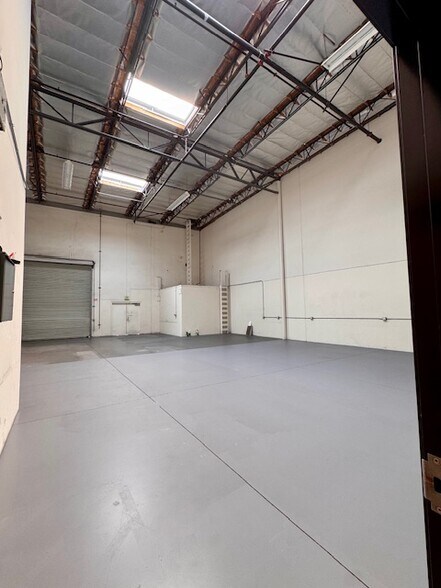 More Photos Of 630 W Lambert Rd, Brea Light Manufacturing For Lease