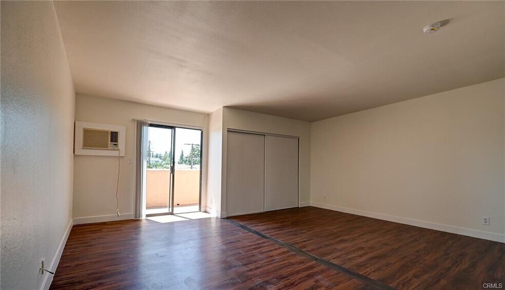 More Photos Of 709 E Chestnut Ave, Santa Ana Apartments For Sale